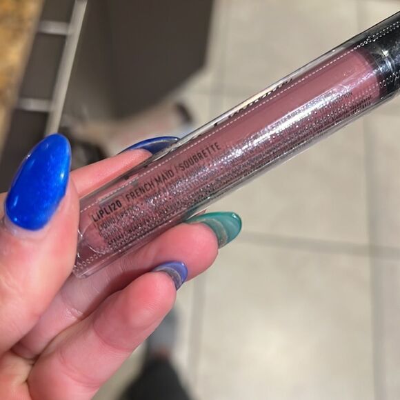 Lip Plumper Gloss, Metallic Eyeshadow, Eyeliner and Lipstick NEW Bundle w Case - Picture 8 of 9